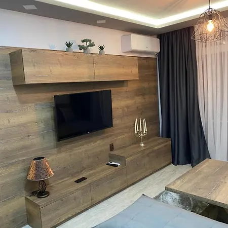 Лукс Апартамент Любенз 산단스키