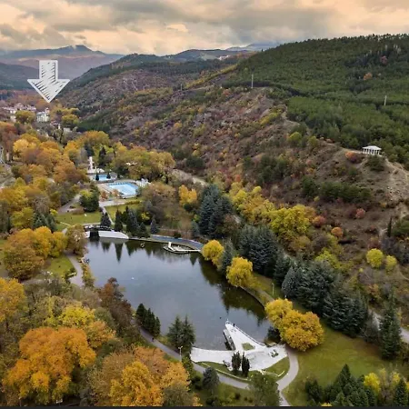 Лукс Апартамент Любенз 아파트 산단스키